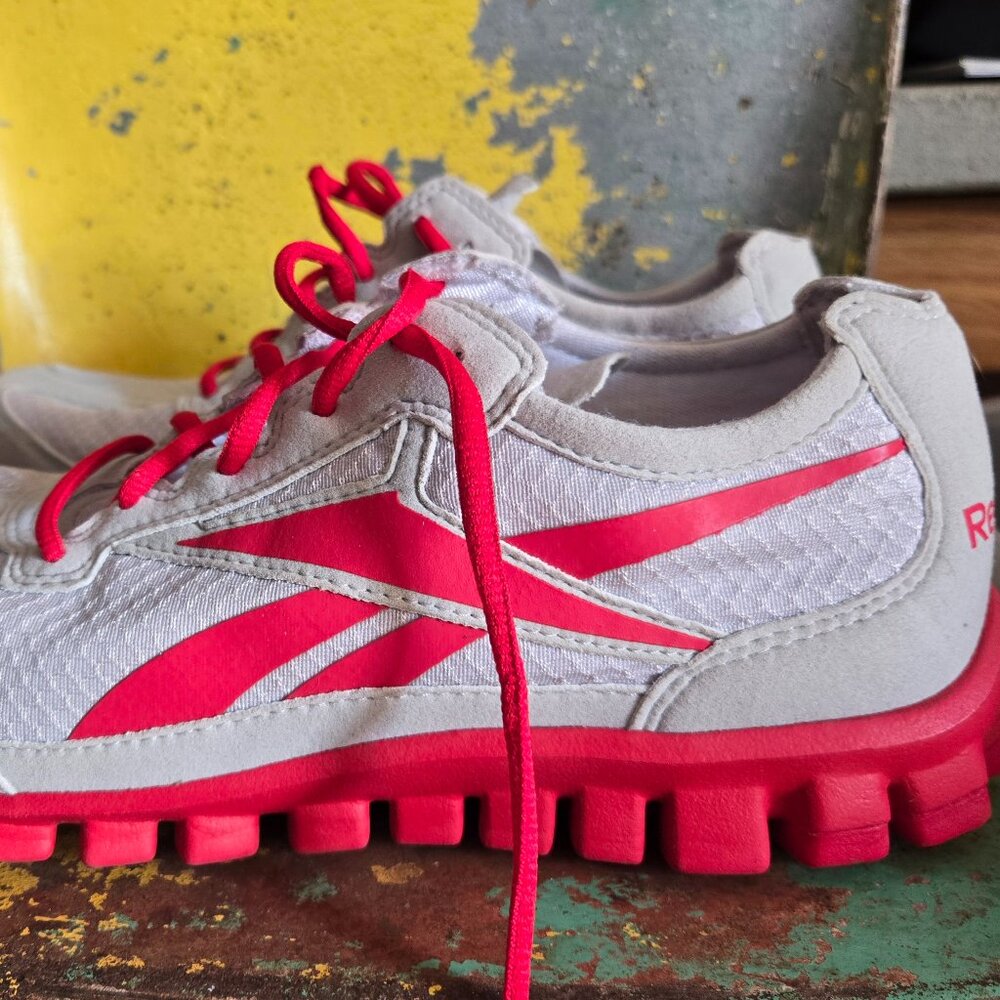 NEW, REEBOK REALFLEX SNEAKERS MENS 5.5, WOMENS 7.5/8